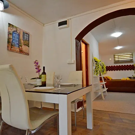 Haus Natura Apartman Jurdani
