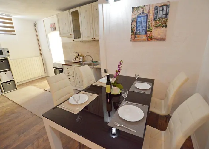 Apartment Haus Natura Jurdani