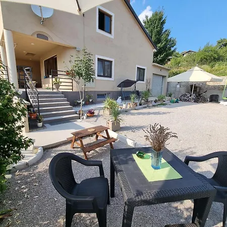 Haus Natura Apartman *